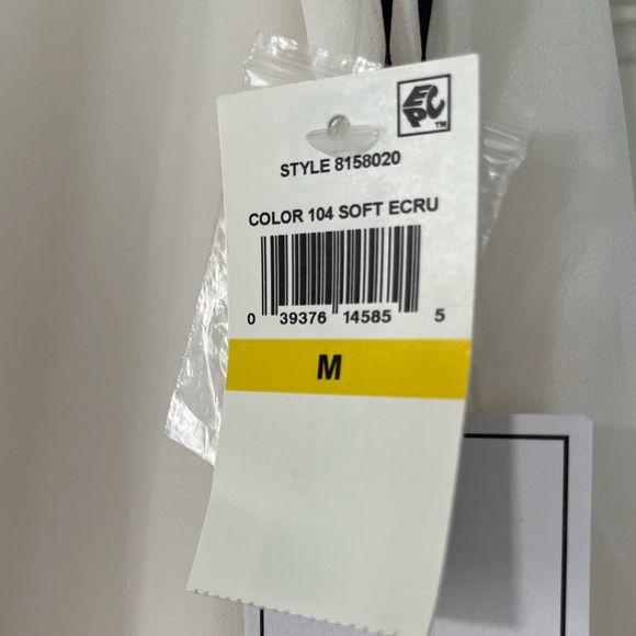 Smocked Flutter-Sleeve Top 1 State size M - Picture 5 of 9